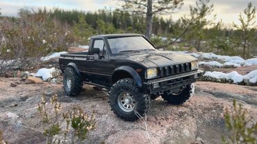 RC4WD Trailfinder 2 Midnight edition - RC Toyota Hilux -Crawl before winter #rc4wd #rcoffroad #scale