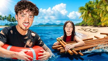 СПАСАЮ ВЫЖИВШУЮ ДЕВУШКУ НА ОДНОМ ПЛОТУ В ОКЕАНЕ МАЙНКРАФТ!