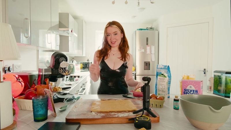 Baking in Latex - Cinnamon Rolls - Latex Dress Baking