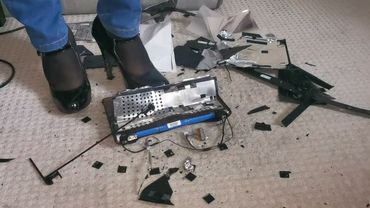 Giantess Kim crushes and totally destroys a laptop in battered black Mary Jane stilettos 👠👠👠