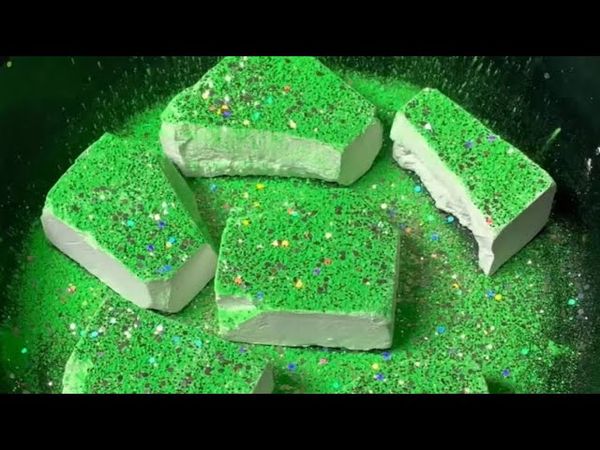 Soft Chalk with Green Powder & Glitter