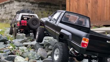 1st Gen Toyota 4Runner Xtracab & regular backyard trailing. 1/10 scale RC Truck RC4WD Trail finder2.