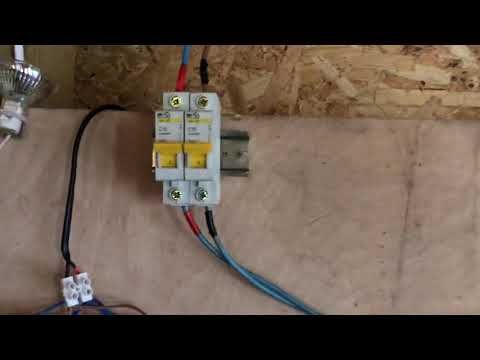 Солнечные панели 100х2 параллельно и ветрогенератор.