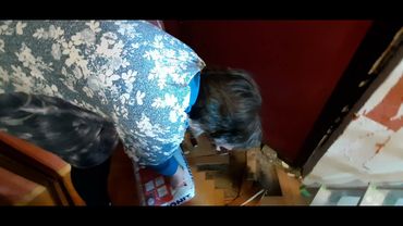 Выносим шкаф, ломаем паркет.