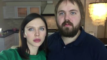 Наташа кормит Вилсу