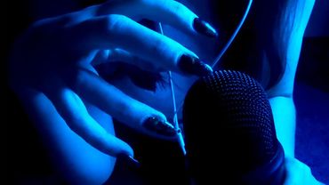 ASMR | Scratching Microphone 💙 (No Talking)