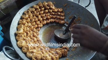 Mukhtyar Singh Misthan Bhandar is famous for Balushahi in Mawana, Meerut.