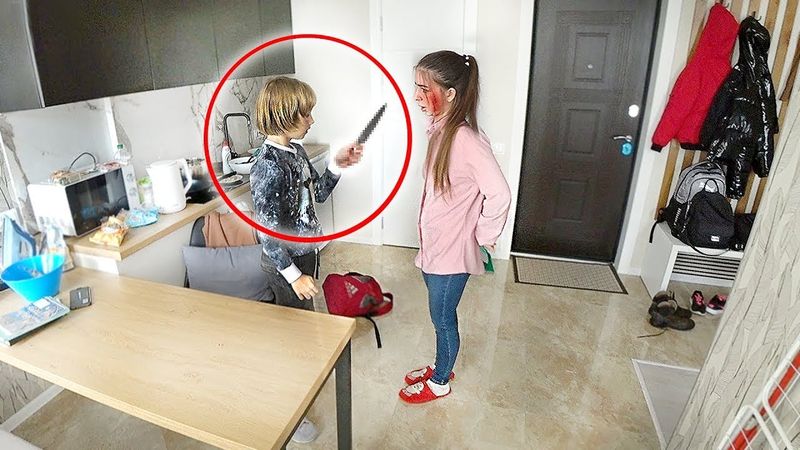 Набросится на Училка с НОЖОМ! Псих Школьник ИЗДЕВАЕТСЯ над Репетитором. Мать Смотрит и ПРОСТО молчит