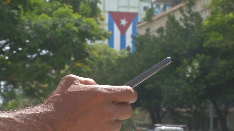 На Кубе после повышения тарифов на интернет пошли на уступки