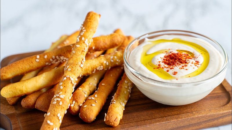 عيدان الحمص المقرمشة! أفضل وجبة خفيفة غنية بالبروتين وخالية من الغلوتين!