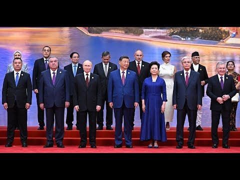 Путин с мировыми лидерами. А на Западе наверно плачут от такого