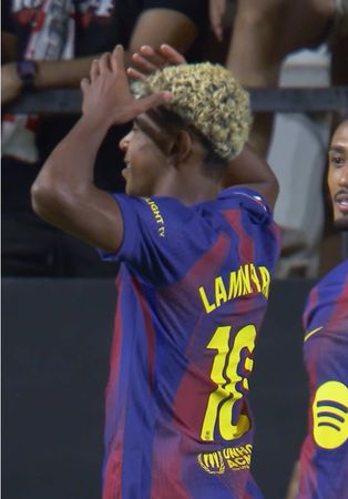 LAMINE YAMAL 💙1️⃣0️⃣❤️ #RayoBarça #LALIGAEASPORTS #LALIGAHighlights #...
