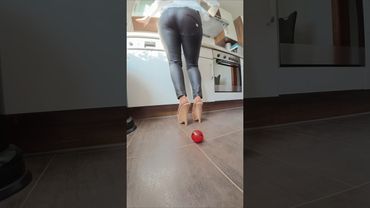 Latin dance in the kitchen #crush #legs #foot #shorts #asmr #fun #highhheels #dance  #shoes