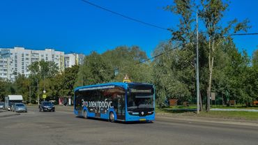 Поездка на электробусе КАМАЗ-52222 №492215 по маршруту №м23.