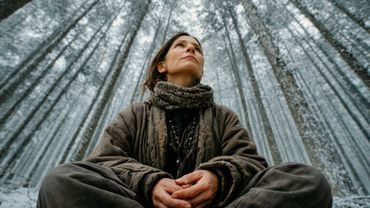 🌲 Looking Up • Calm Drums for Open Space