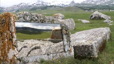 Stećci okamenjeni svjedoci vremena, dokumentarni film