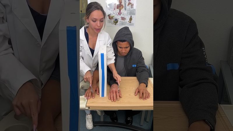 Эксперимент с резиновой рукой: мозг в полном замешательстве! #факты