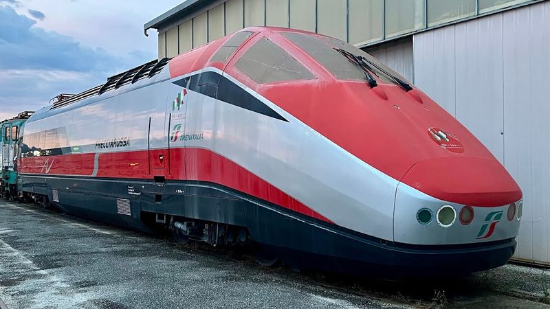 TRENI SPECIALI E RARI DI OGNI TIPO A FOLIGNO! PRIME E402B ACCANTONATE, PINTORICCHIO E STORICI!