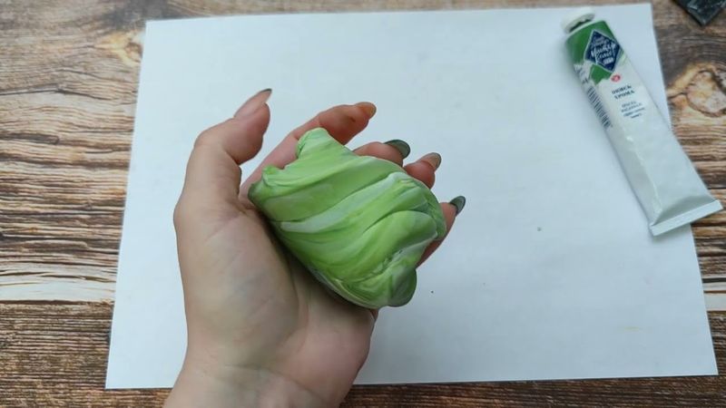 Замешиваем глину на листья