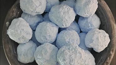 Melting gritty smooth balls | oddly satisfying