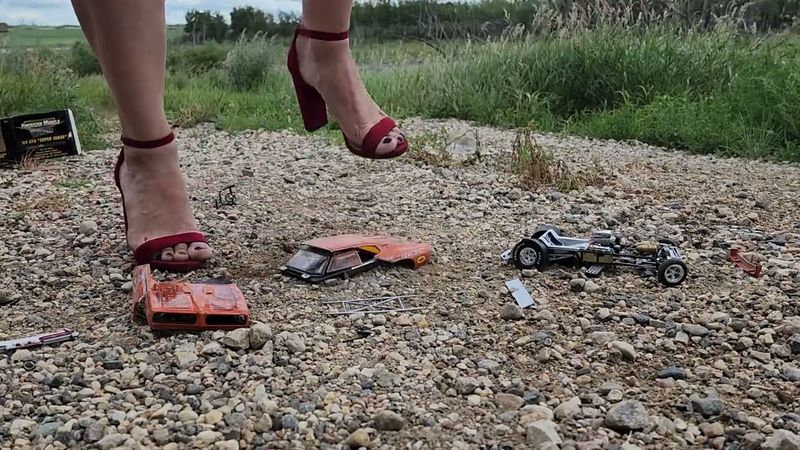 high heel car crush by Misty #carcrushinheels #modelcarcrush #asmrcrush