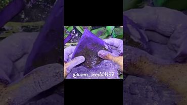 Breaking in Small Chunks #oddlysatisfying #satisfying #soap #relax #viralvideo #crunchy #gymchalk