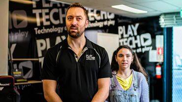 Когда заставили ПРИСМАТРИВАТЬ ЗА ПЛЕМЯННИЦЕЙ ТВОЕГО БОССА - Bored на Русском