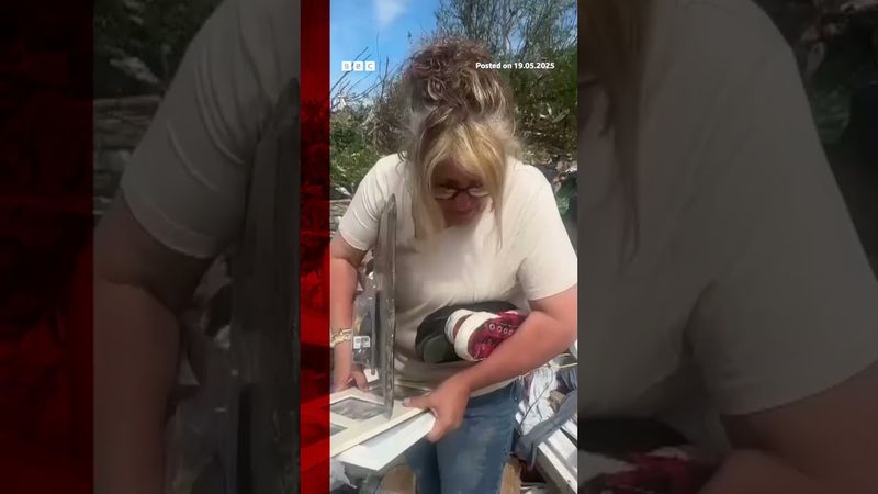 Dozens have died after tornadoes swept through parts of the US. #Missouri #BBCNews