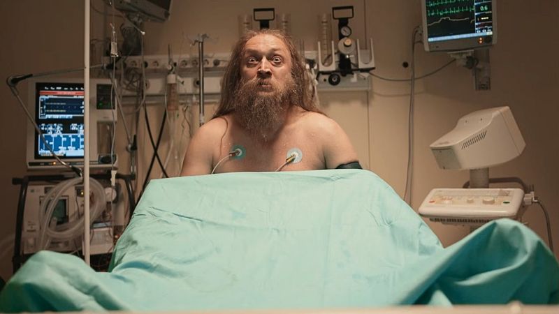 МЕНТ ОЧНУЛСЯ ПОСЛЕ 20 ЛЕТ В КОМЕ ПОСЛЕ РАНЕНИЯ! ВЕСЁЛЫЙ КРИМИНАЛ! Последний мент. 1 Сезон. Ч.1