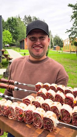 Шашлык из лаваша 🔥 Вам понадобится:  - Болгарский перец - 2 шт;  - Лу...