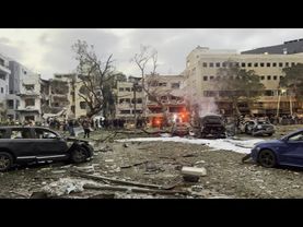 Rubble and emergency services at site of Iranian strike on Tel Aviv | AFP