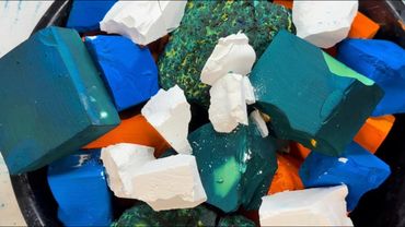 Deep Dyed Colorful Soft Crispy Gym Chalk Crush