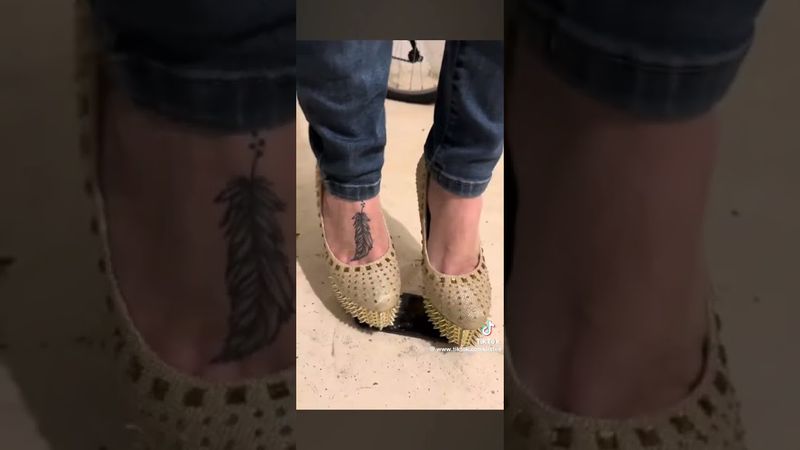 girl crush phone in high heel