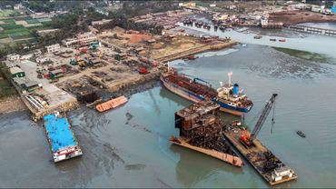 New rules may not change dirty and deadly ship recycling business | AFP