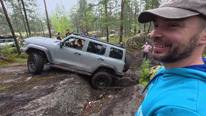 Танк 300 и Некроамериканец на v8. Каменный триал!