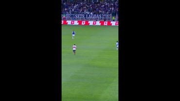 Boa defesa de Rafael!