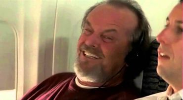 Управление гневом - эпизод в самолёте