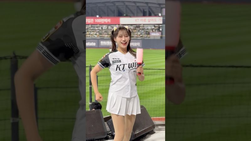 허경민 등장송 때 젤 귀엽 #이서윤 #이서윤치어리더#ktwiz #kt위즈 #kt위즈치어리더
