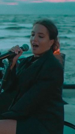 Мне не надо любви, если в ней один яд 🥀