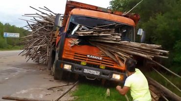 Идиоты На Огромных Грузовиках, Которым Нельзя Было Выдавать Права!