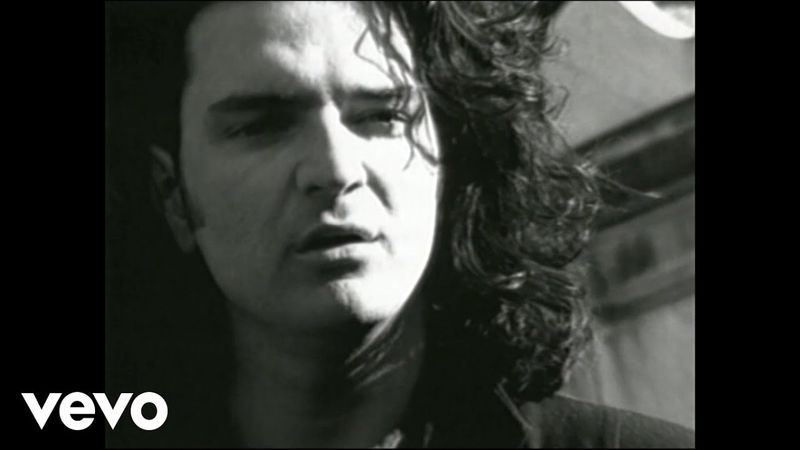 Ricardo Arjona - Realmente No Estoy Tan Solo (OfficialVideo)