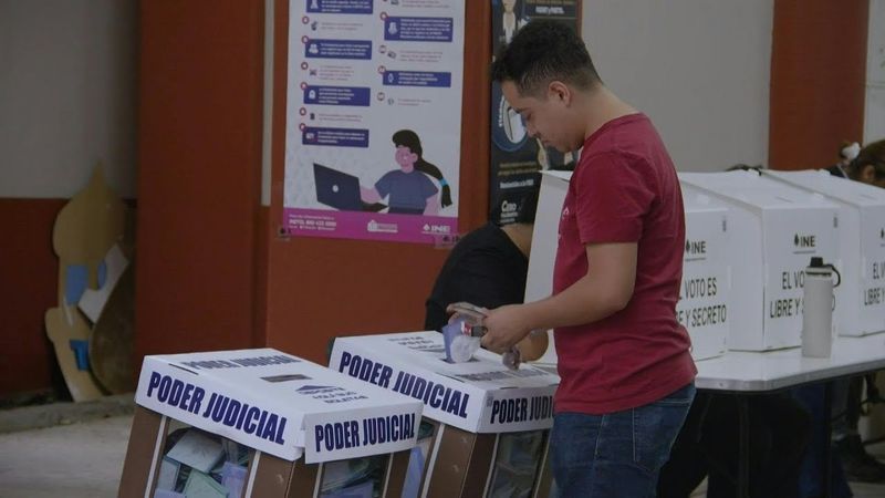 Mexicans vote ahead of polls closing in first election for judges and magistrates | AFP