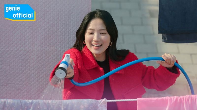 채령 CHAERYEONG (ITZY) - Midnight Glow Official M/V