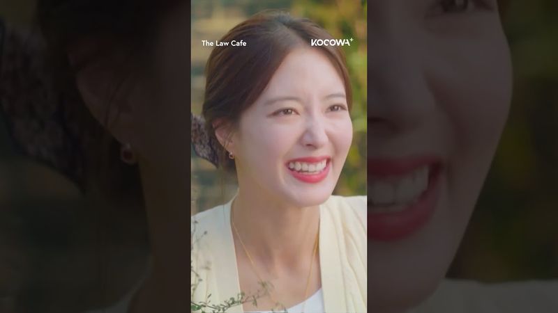 While observing from above, #LeeSeungGi unintentionally gifts #LeeSeYoung a welcome gift 😅 #kdrama