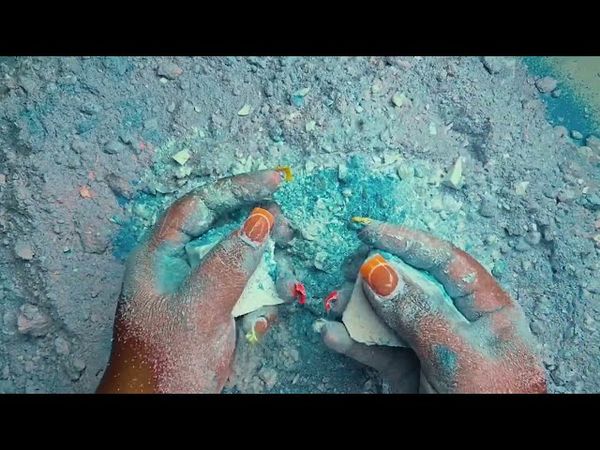 Fresh WOD & block reforms topped with chalk powder•GYMCHALK•ASMR