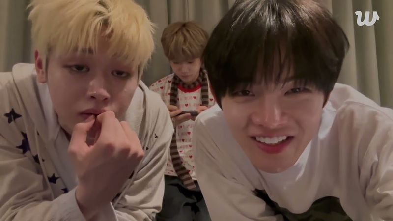 Close your eyes members Weverse Live Today May 27 2025