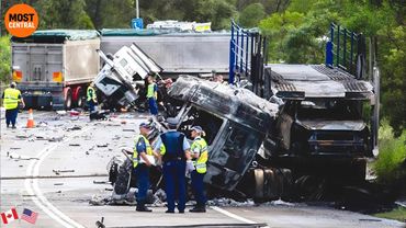 Momen Gila Kecelakaan Mobil Kompilasi Momen Orang Idiot di Mobil Tertangkap Kamera #2