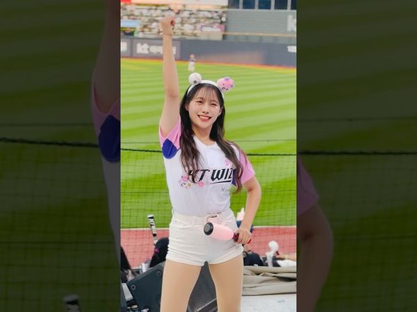 팔 반동이 마사지건 수준 #이서윤 #이서윤치어리더#ktwiz #kt위즈 #kt위즈치어리더