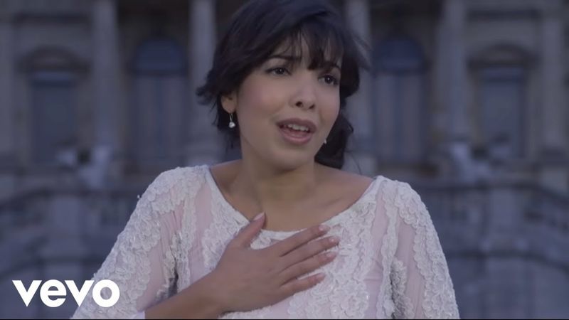 Indila - Tourner Dans Le Vide (Official Music Video)