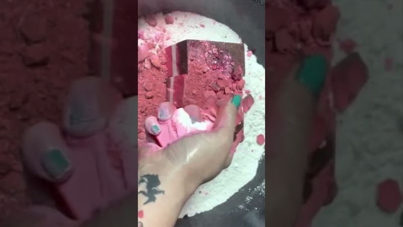 Dyed Gym Chalk ASMR